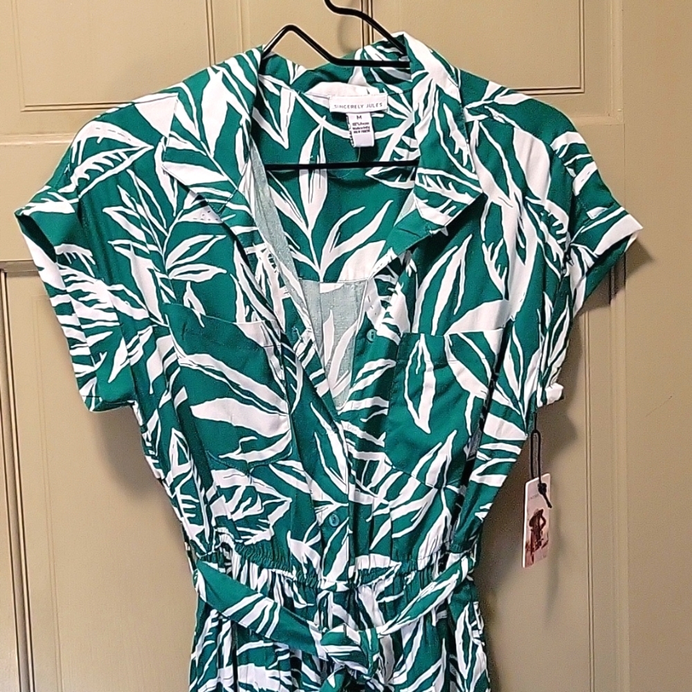 NWT GREEN & WHITE JUMPSUIT